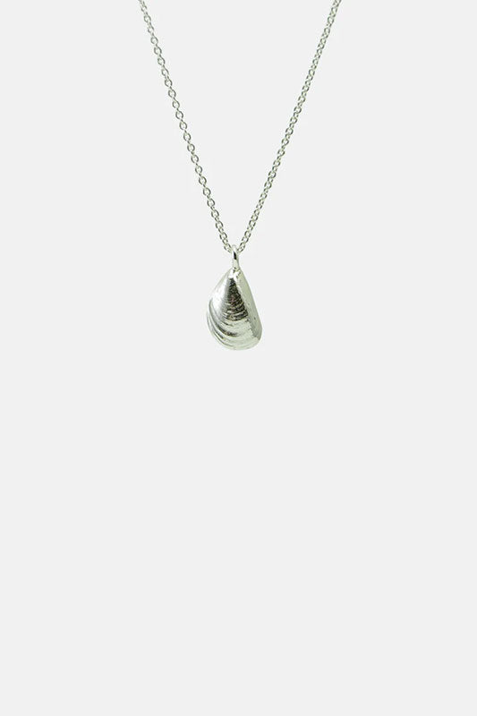 STUDIO MHL - Necklace Tiny Mussel Silver