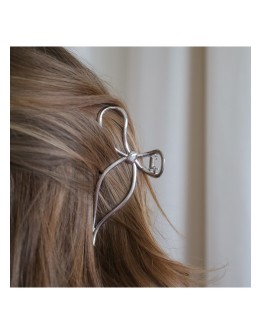 BY STAER - Maya Hair Claw - Bow Silver Coloured