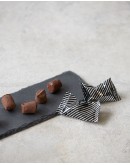 NICOLAS VAHÉ - Cocoa Truffle with pistachio and crunch